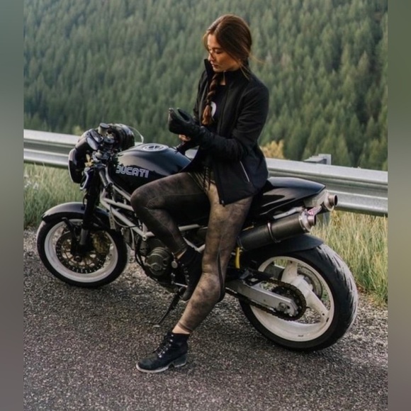 🖤SOLD🖤ZYIA - Women’s Distressed Copper Luxe Pocket Leggings - Picture 7 of 14